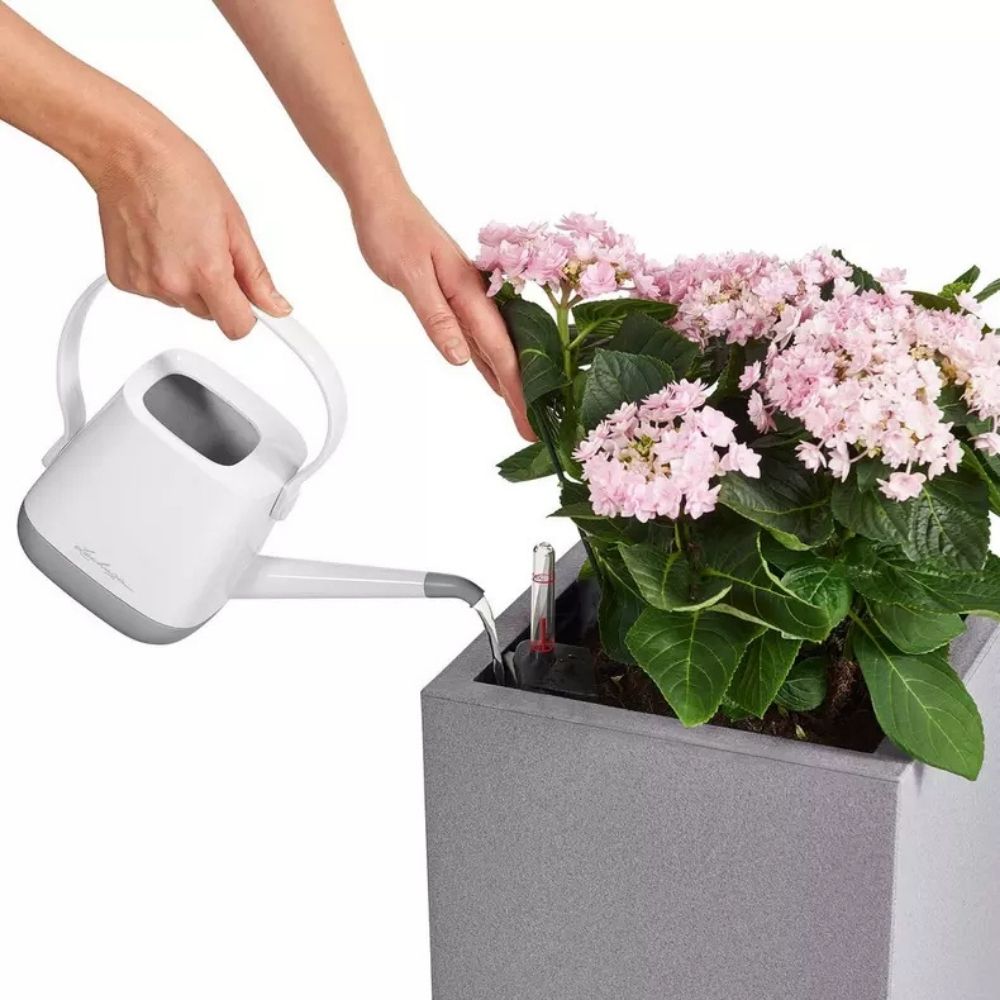 Lechuza CANTO Stone Low 30 önöntöző kaspó – 12 l, kőhatású fehér design