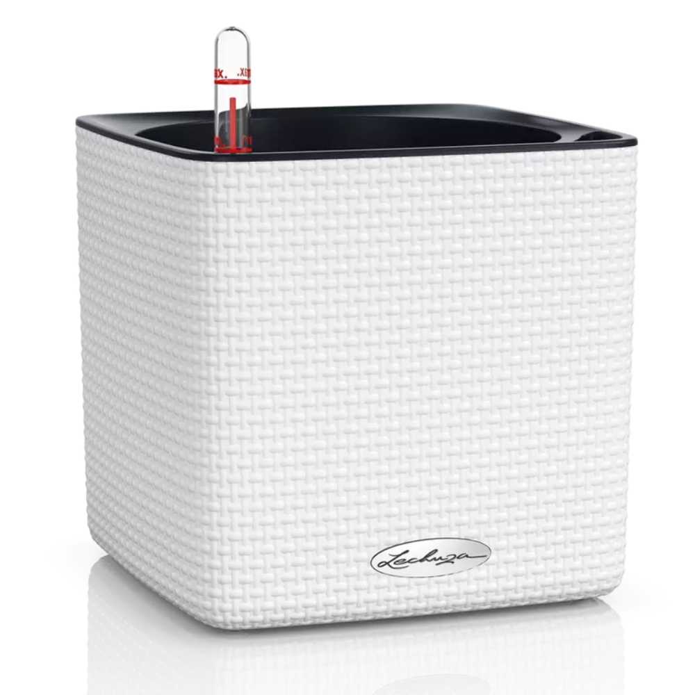 Lechuza CUBE Color 16 öntözős kaspó – elegáns, rattanhatású fehér dizájn