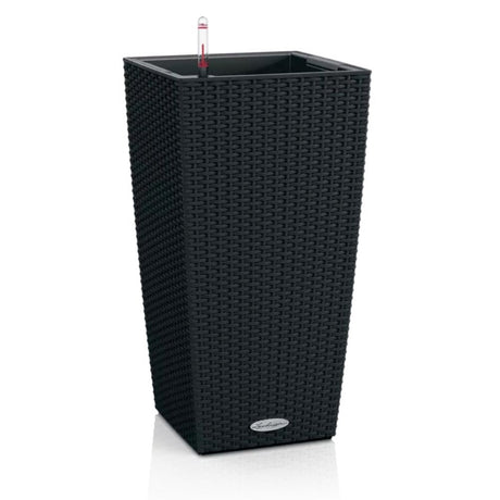 Lechuza Cubico Cottage 30 önöntöző kaspó – 14 l, rattan hatású, fekete