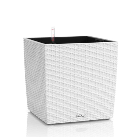 Lechuza Cube Cottage 40 öntözős kaspó – 31 l, fehér rattan hatású, önöntöző rendszerrel